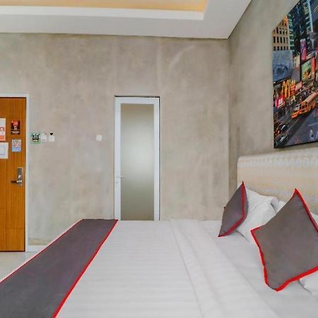 Отель Collection O 31 The Batik Bed And Coffee Бандунг Экстерьер фото
